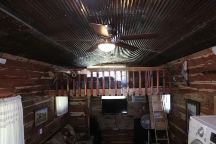 Amish Made Cedar Cabin With A Loft On A Buffalo Farm Close To The Buffalo River Marshall Экстерьер фото